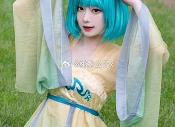 桃墨公子费心洗澡，送你免费的浴缸套图，难得的？