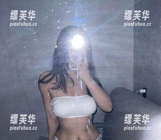 微密圈 - 图包评论：桃沢樱呀，短裙和萌态的绝妙结合，你想要的都在这里！