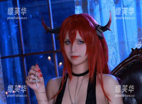 桜满三时的厨娘造型，挥动锅铲的姿势，不知不觉就学会了七种调味品的配方！