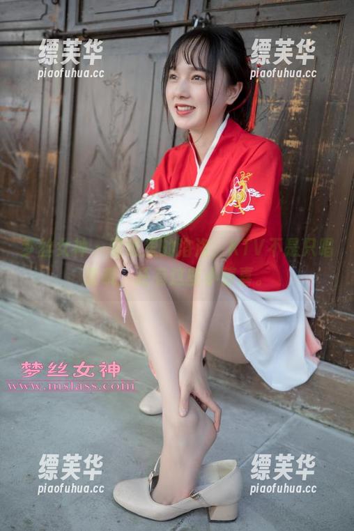 梦丝女神 - 壁纸里的洛洛，KTV不是只唱歌哦，还有这些小惊喜。