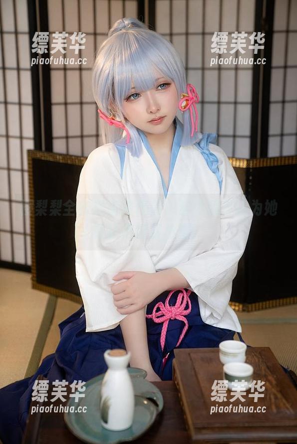 樱梨梨全套剑道服作品，至少我不认为她真能把剑拔出来！