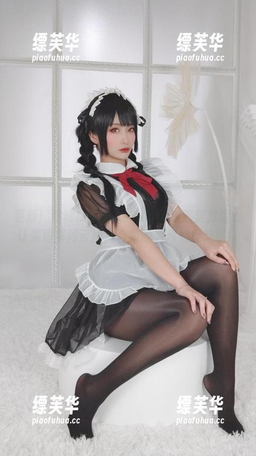 更新！洛璃LoLiSAMA与云的默契对话：让你理解闲云图片合集的为何如此欢乐！