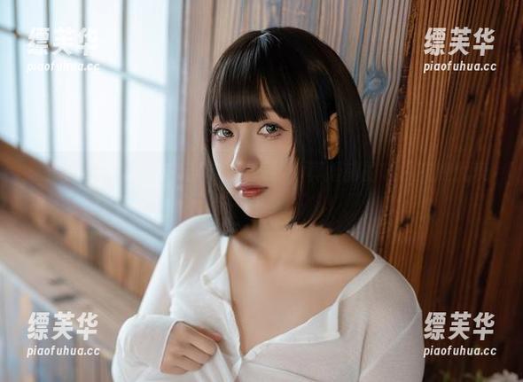 最新cos！浅安安轻松驾驭婚纱，真婚前的随机应变代表！