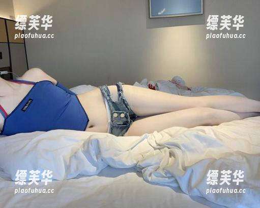微密圈 - 看相扑猫的《灰色》写真，我有个大胆的想法：把它直接印成壁纸吧！