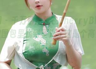 秀人网 - 千万别指望在CherryBlessU的御姐图包里找到圣光，这是个高冷女神的节奏。