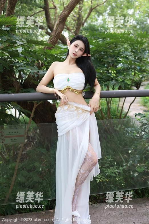 秀人网 - Elise谭晓彤的秘书：一部不那么正经的写真作品