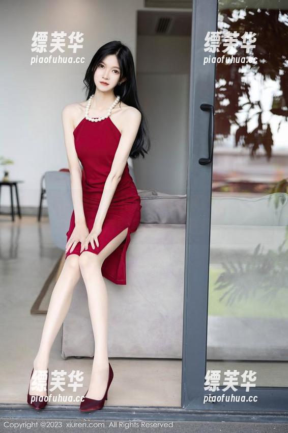 秀人网-唐安 秀人网 - 唐安穿礼服,视频通话时设置一个高清壁纸的完美选择