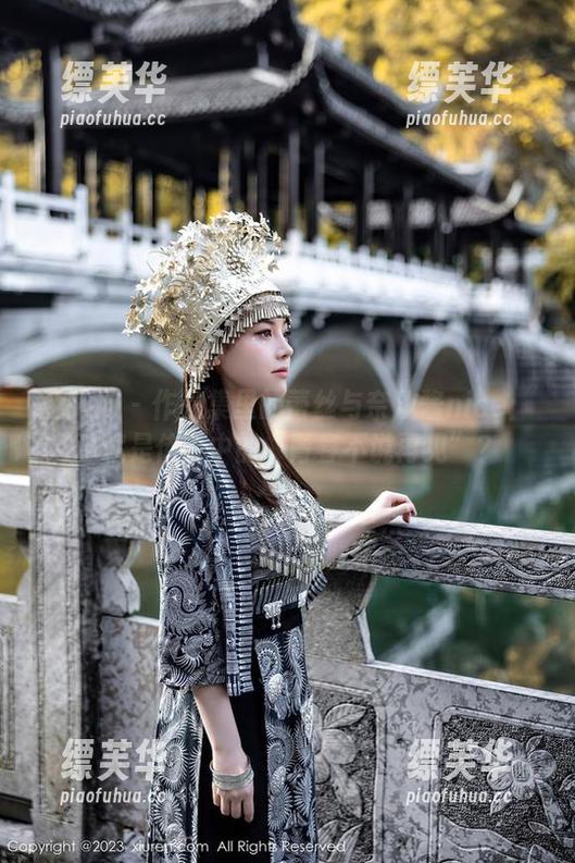 秀人网 - 作品集里的蕾丝与奈汐酱nice：这就是传说中的“青春不说再见”？