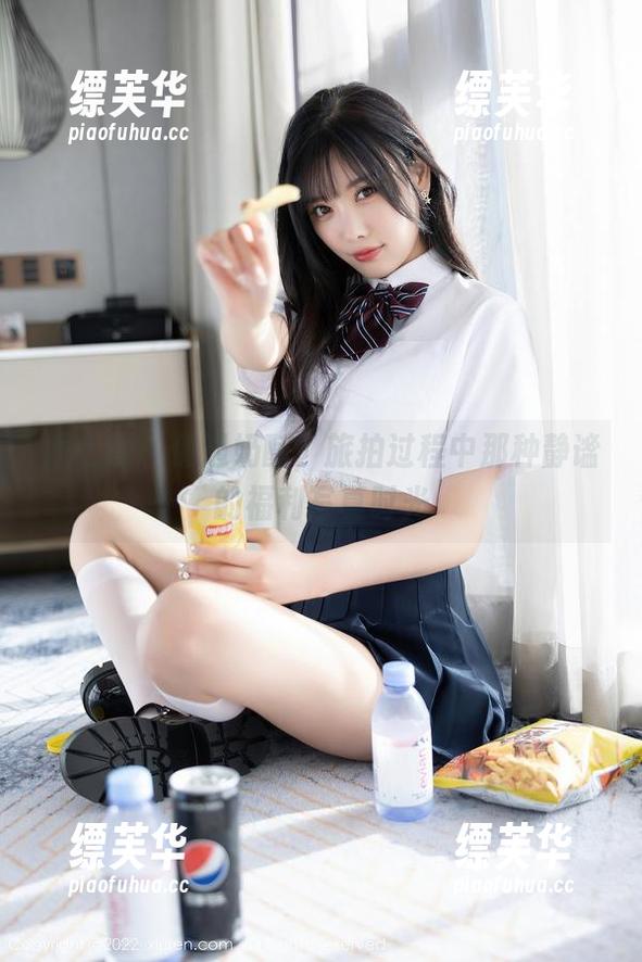 秀人网 - 偶遇奶酥，旅拍过程中那种静谧的福利写真时光