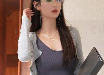 秀人网 - 岁小岁的私拍功力，直接把学姐的气场挂上天！