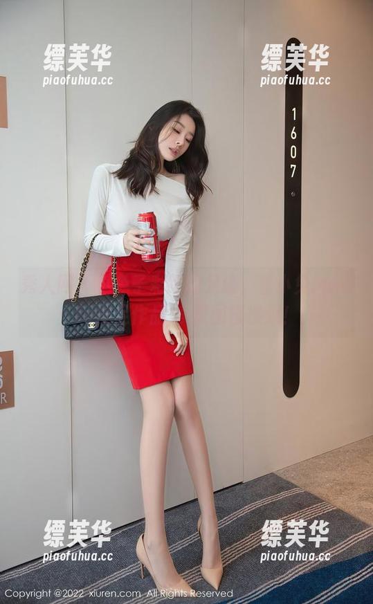 秀人网-星小兔Meetu 秀人网 - 小兔子彩绘的足迹,星小兔Meetu美足作品集-原图慢慢来!