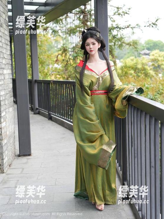 秀人网 - 看！茜茜Kimi的眼镜就在图库里，下载先百试而毫无压力！