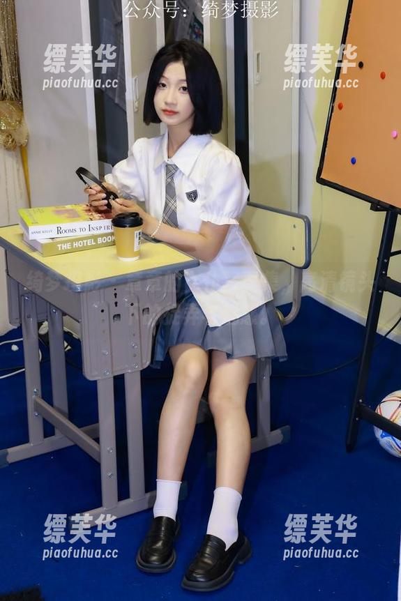 绮梦摄影 - 章章的女仆写真集，高清镜头下的捉弄与魅惑。