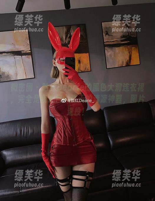 微密圈 - 脸红Dearie的黑色大洞连衣裙，完全是我心目中夏天的清凉神器，图片速投！