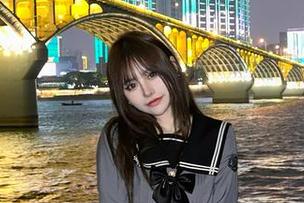 女孩合集,芊芊酱w在画布上摆了个仙女气息!