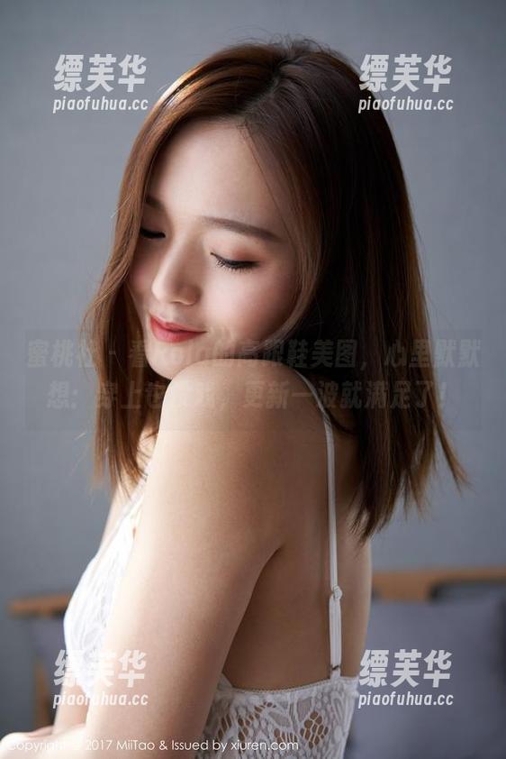 蜜桃社 - 看Rola的高跟鞋美图，心里默默想：穿上也没戏，更新一波就满足了！