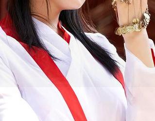 蜜桃社 - 白裙不只有仙气,桃乃香Tina这图里到底有什么不可描述的?