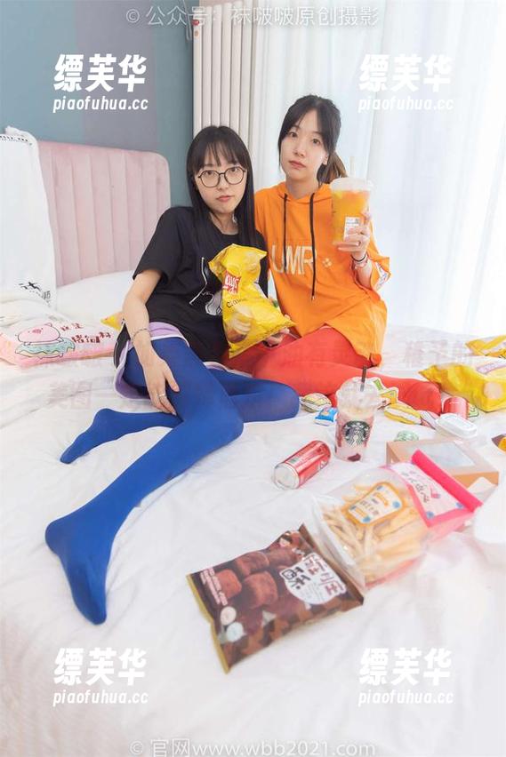 袜啵啵 - 如果黑色指甲油有灵魂，稚予的美图一定能解释清楚！我这就去试试！