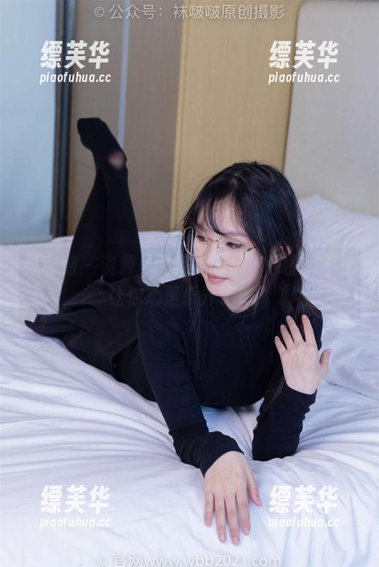 袜啵啵 - 资源里的裸足雪糕，原图是不是让你心里乐开了花？