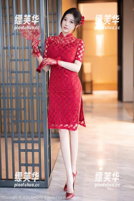 语画界 - 雅雯天台写真集的又一次更新，画面好像在轻声呼唤。