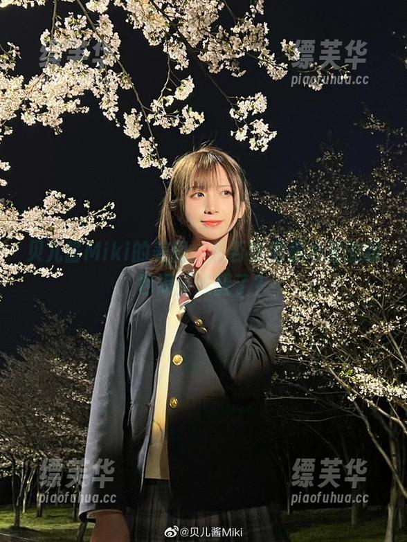 贝儿酱Miki 贝儿酱Miki的美图,是否也把你心里的粉色渴望唤醒了?