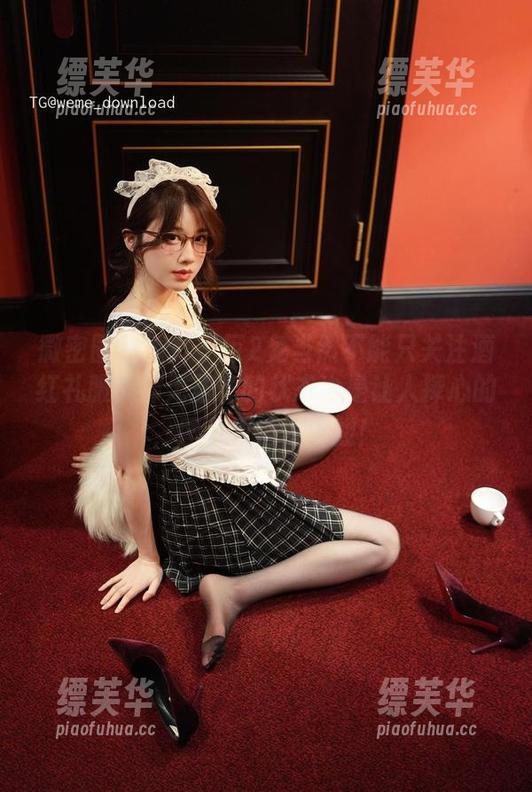 微密圈 - 看轩子巨2兔当然不能只关注酒红礼服，那无圣光的状态也是让人捧心的，图包更值得一翻！