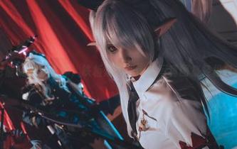 职业装也能玩出新花样,铁板烧鬼舞w的写真图集轻松俘获我的心