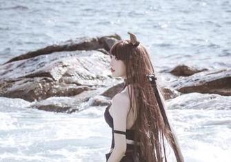 免费获取，阿薰kaOri的黑兽巫女美图，怪不得让我反复看。