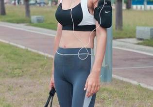 魔镜街拍 - 把工作穿成裙:婷婷的粉裙与私房写真日常