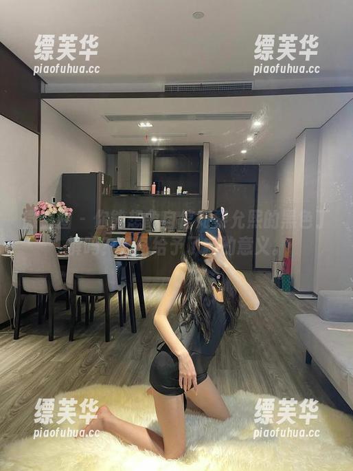 微密圈 - 你能想象自信如黎允熙的黑色丁裤吗？美图给予了新的意义。