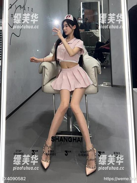 微密圈 - 这枣红睡裙让人沉沦？黎允熙图集精华，不可错过